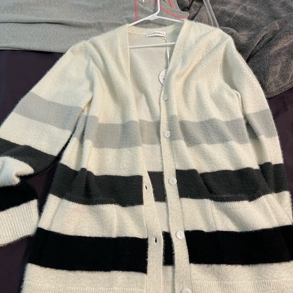 Wanna b cardigan